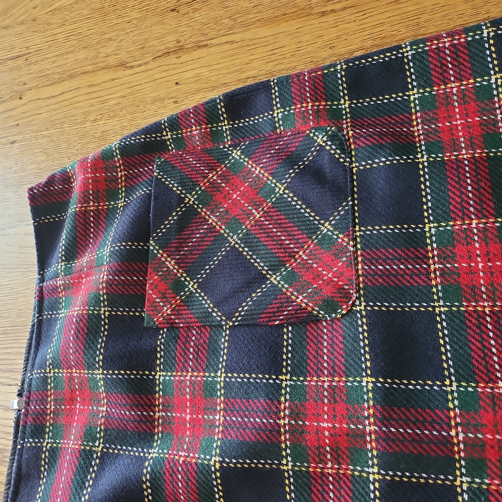 Cute Christian Berg Wool Skirt - Picture 3 of 14